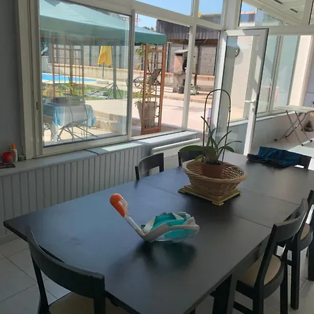 Homestay szállás Cosy Avec Salle De Bain Privee Et Piscine Au Calme *