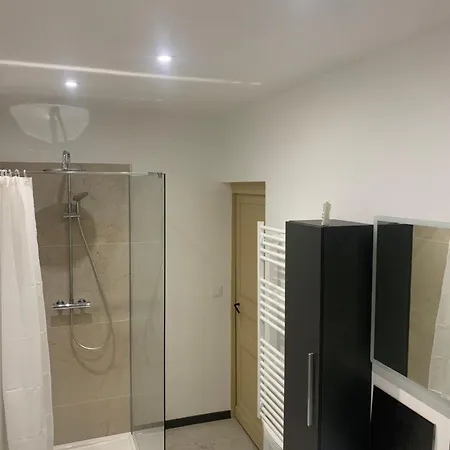 Ubytování v soukromí Cosy Avec Salle De Bain Privee Et Piscine Au Calme *