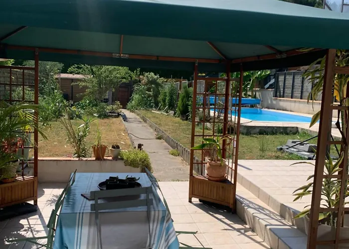 Privatunterkunft Cosy Avec Salle De Bain Privee Et Piscine Au Calme